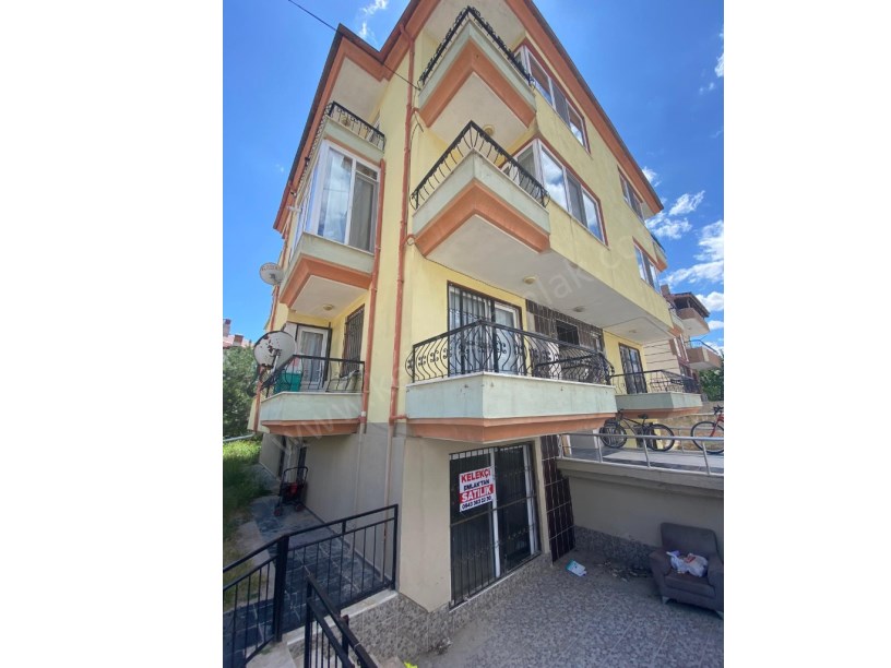 KÜTÜPHANE ARKASINDA BAHÇE KAT 2+1 DAİRE