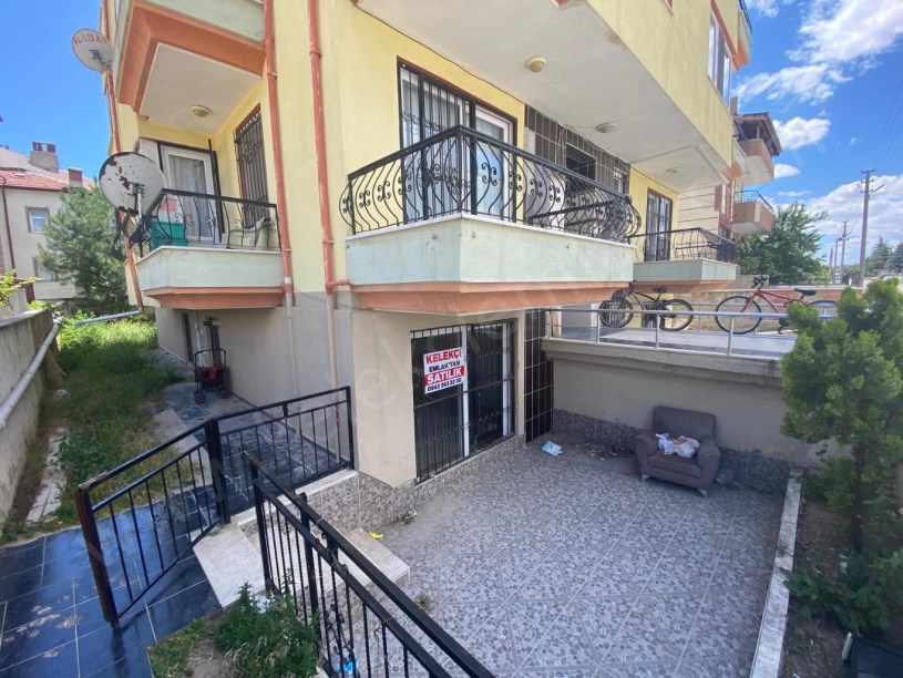 KÜTÜPHANE ARKASINDA BAHÇE KAT 2+1 DAİRE