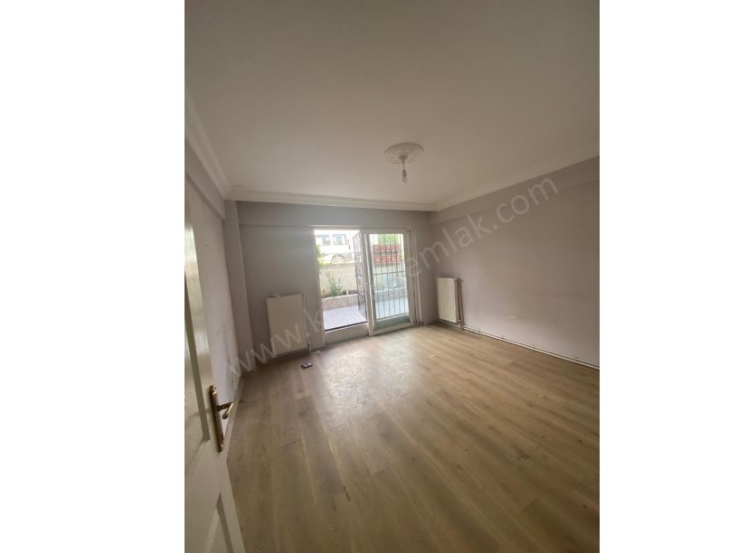 KÜTÜPHANE ARKASINDA BAHÇE KAT 2+1 DAİRE