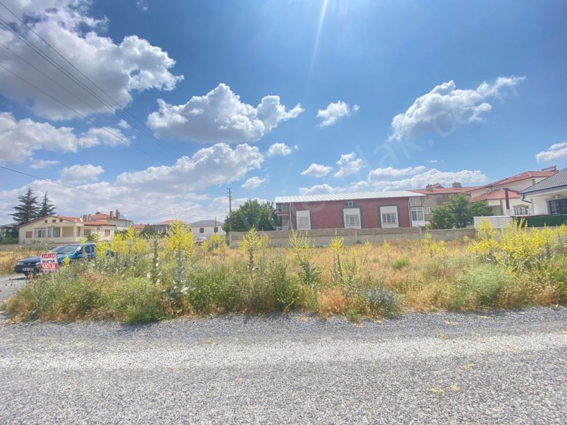 SELÇUKLU MAHALLESİ YILMAZ SOKAKTA KÖŞE BAŞINDA ARSA