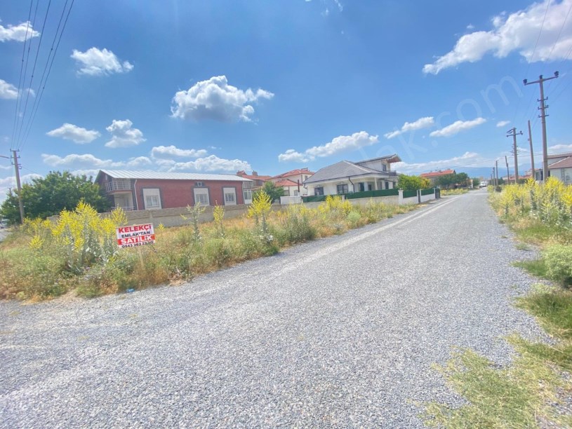 SELÇUKLU MAHALLESİ YILMAZ SOKAKTA KÖŞE BAŞINDA ARSA