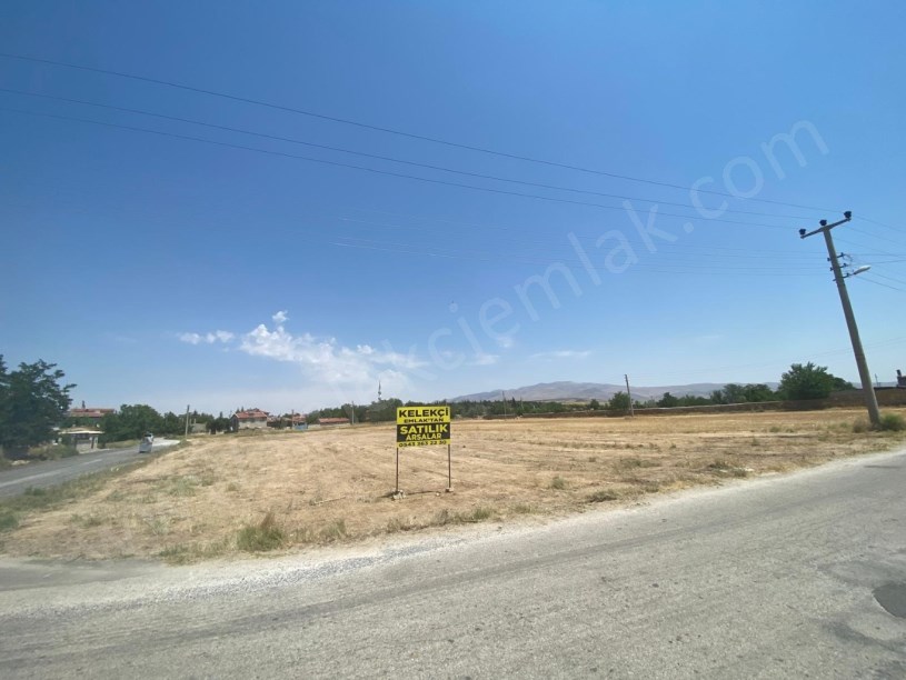 ŞIHLAR MAHALLESİNDE SATILIK ARSALAR