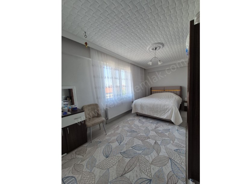 KIRKGÖZ MAHALLESİ BEYAZIT CADDESİNDE  SATILIK 2+1