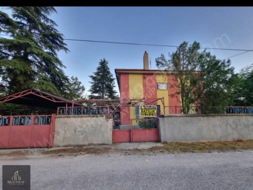 BAĞLARÜSTÜ HEKİM SOKAKTA 2 KATLI EV VE ARSA