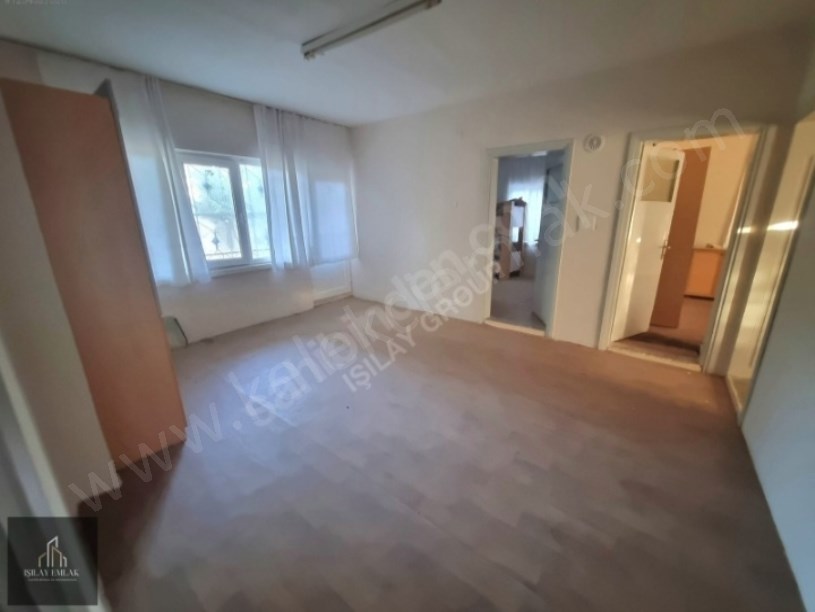 BAĞLARÜSTÜ HEKİM SOKAKTA 2 KATLI EV VE ARSA