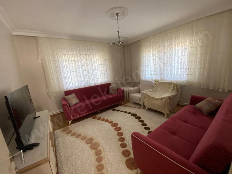 BADEMLİ MAHALLESİ KANARYA SOKAKTA MÜSTAKİL 2 KATLI BİNA