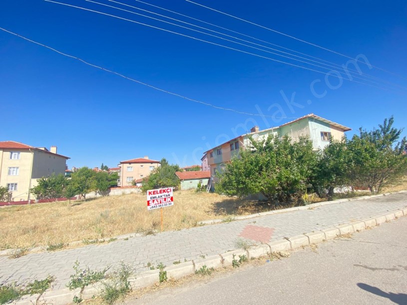 BADEMLİ MAHALLESİ KARAÇAY CADDESİNDE ARSA