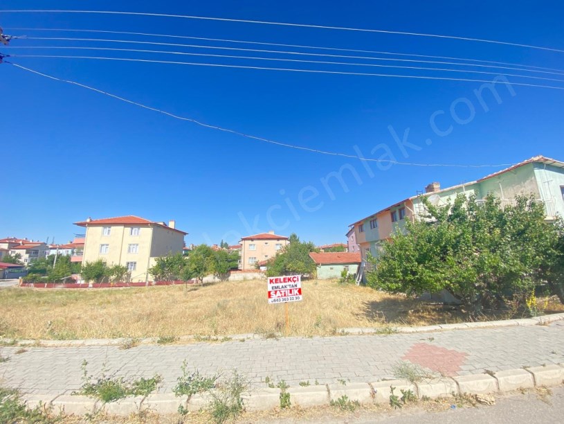 BADEMLİ MAHALLESİ KARAÇAY CADDESİNDE ARSA