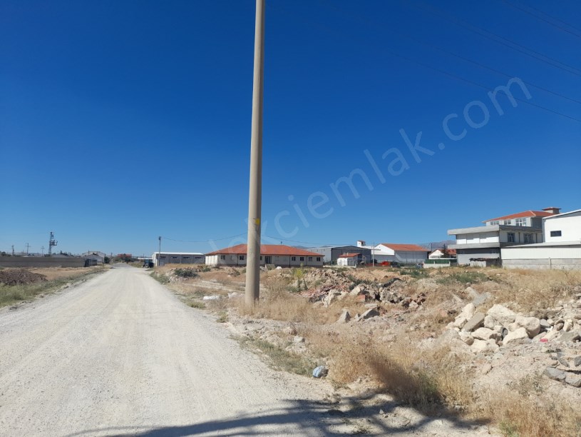 YILDIRIM MAHALLESİNDE TİCARİ ARSA
