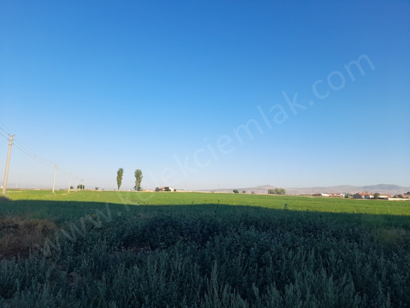 SELÇUKLUDA ÇEVRE YOLUNDA TİCARİ ARSA