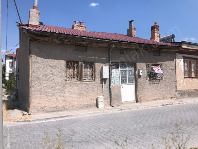 KIRKLAR(HİSAR)MAHALLESİNDE MÜSTAKİL EV
