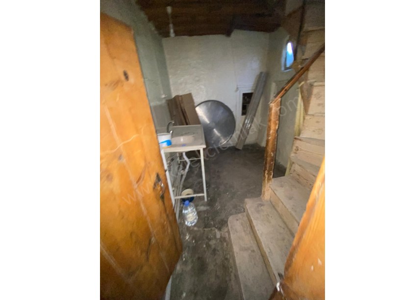 KIRKLAR(HİSAR)MAHALLESİNDE MÜSTAKİL EV