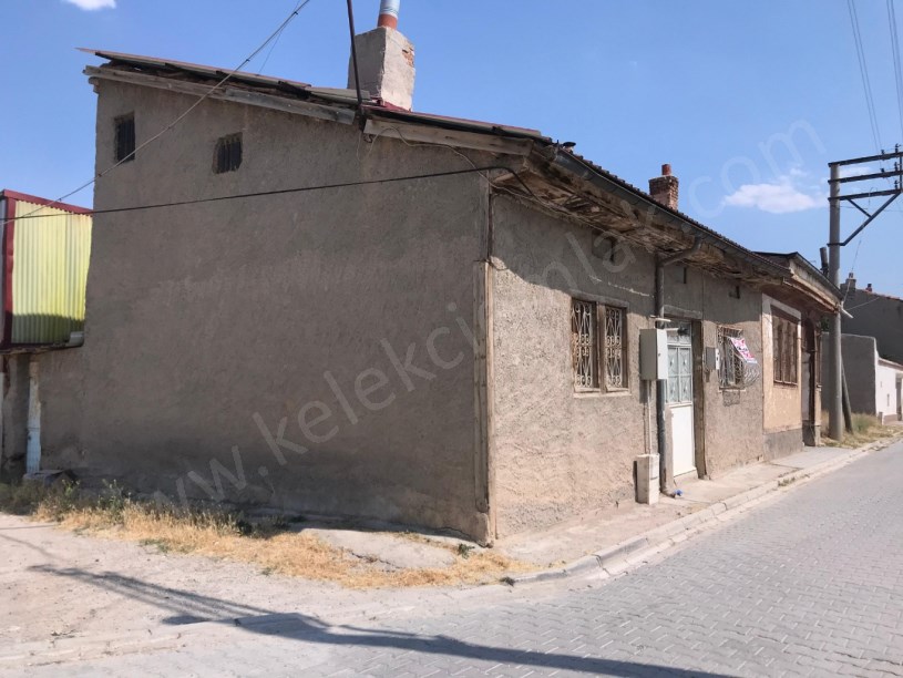 KIRKLAR(HİSAR)MAHALLESİNDE MÜSTAKİL EV