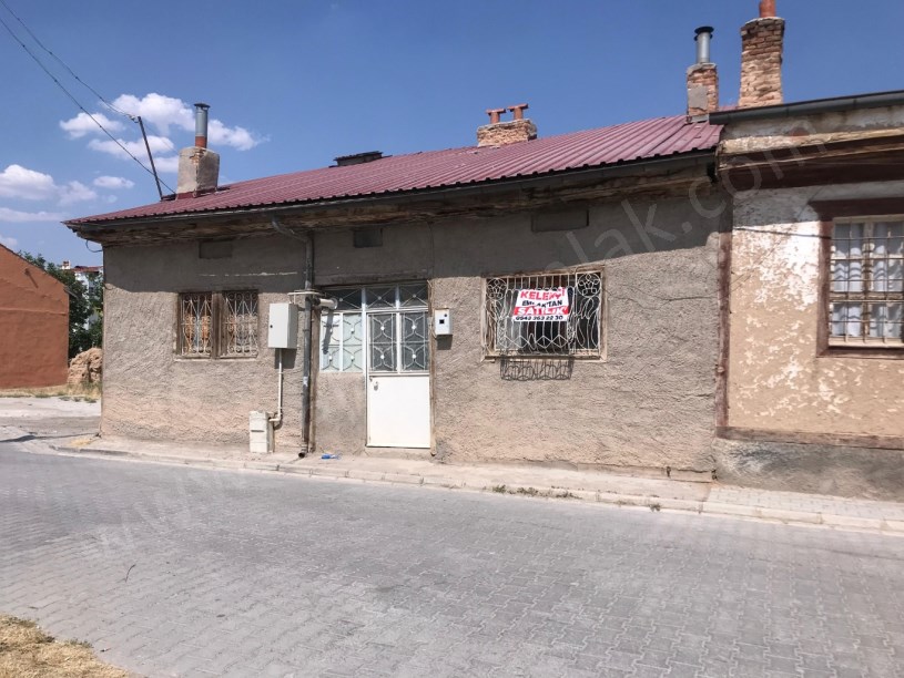 KIRKLAR(HİSAR)MAHALLESİNDE MÜSTAKİL EV