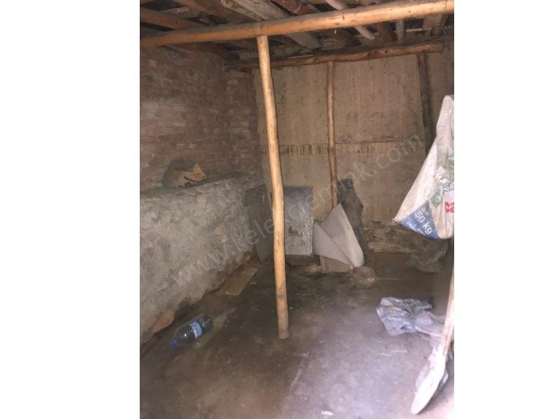KIRKLAR(HİSAR)MAHALLESİNDE MÜSTAKİL EV