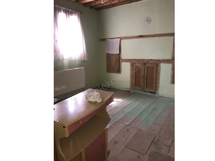 KIRKLAR(HİSAR)MAHALLESİNDE MÜSTAKİL EV