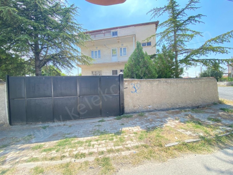 GÖLBAŞI MAHALLESİ ÇİFTE KUYU SOKAKTA KİRALIK 3+1