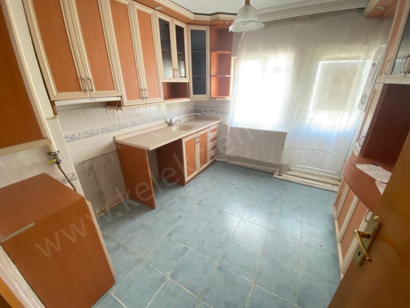 GÖLBAŞI MAHALLESİ ÇİFTE KUYU SOKAKTA KİRALIK 3+1
