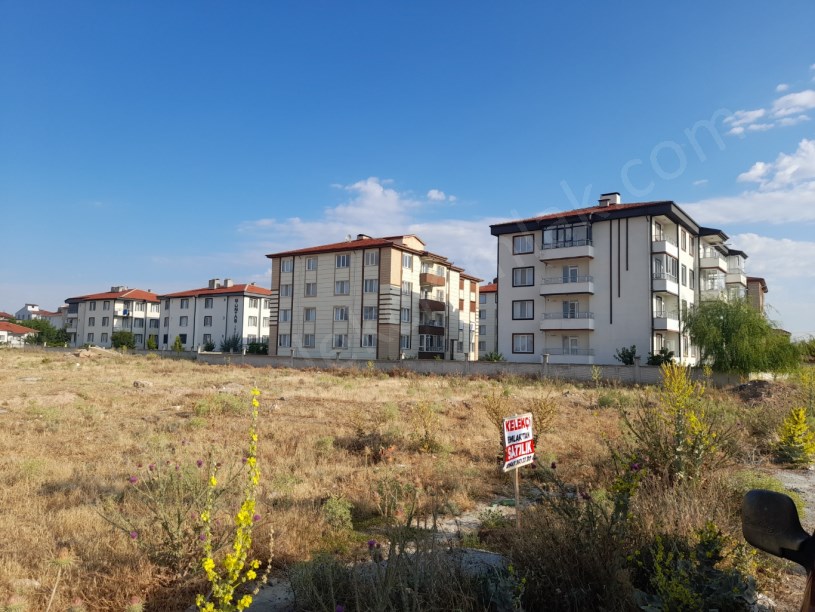 KONAK VE SAFİR EVLERİ ARKASINDA 2 ADET ARSA