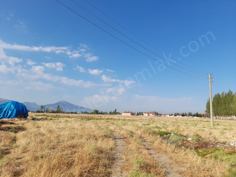 GÖLBAŞI MAHALLESİNDE ARSA
