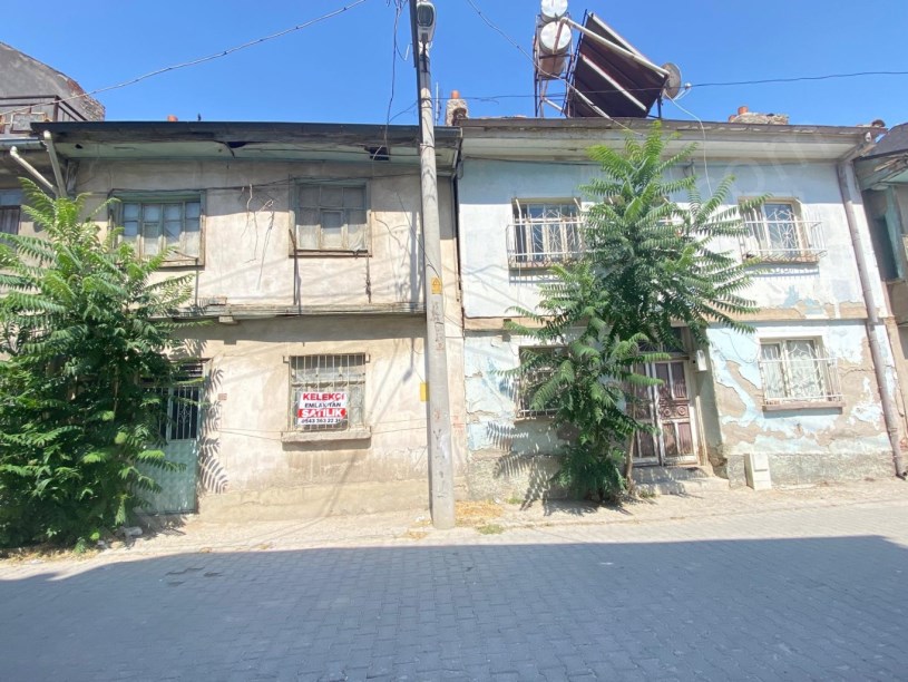 ÇARŞI MERKEZDE HACI HALİFE MAHALLESİNDE ARSA