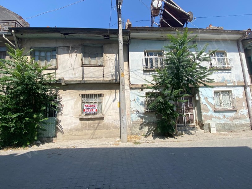 ÇARŞI MERKEZDE HACI HALİFE MAHALLESİNDE ARSA