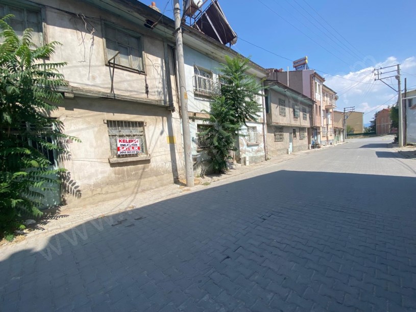 ÇARŞI MERKEZDE HACI HALİFE MAHALLESİNDE ARSA