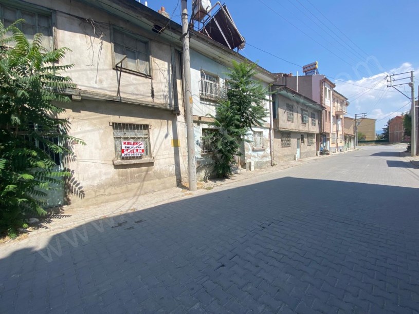 ÇARŞI MERKEZDE HACI HALİFE MAHALLESİNDE ARSA