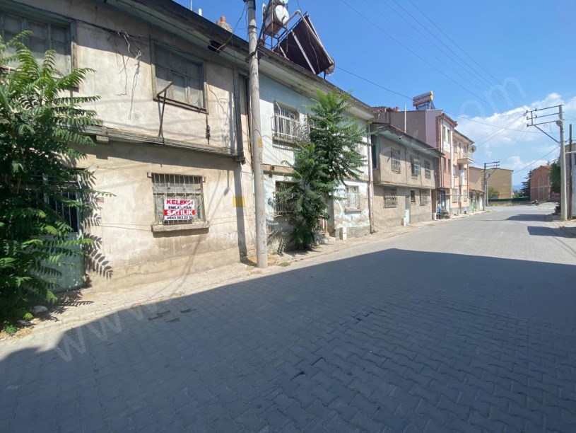 ÇARŞI MERKEZDE HACI HALİFE MAHALLESİNDE ARSA