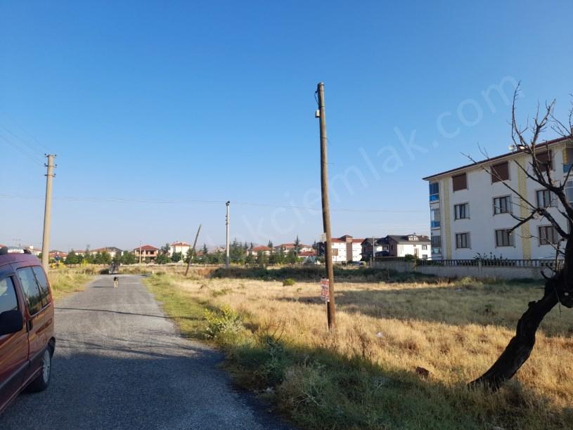 SELÇUKLU MAHALLESİ MERA SOKAKTA ARSA