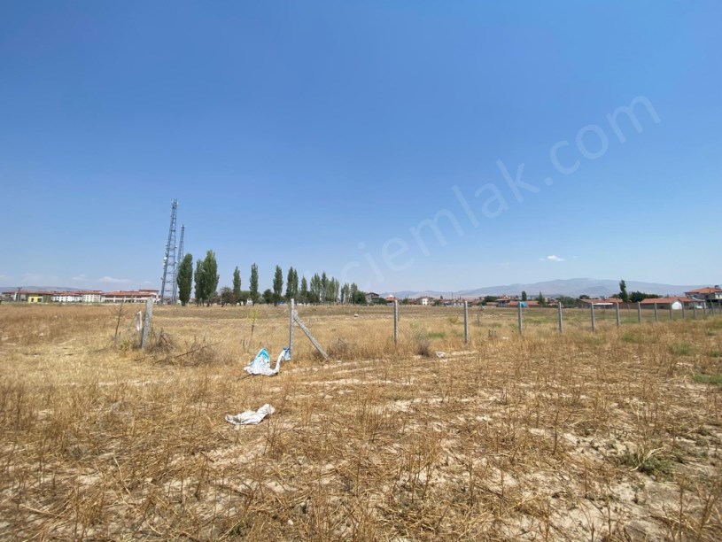 GÖLBAŞI MAHALLESİNDE YATIRIMLIK ARSALAR