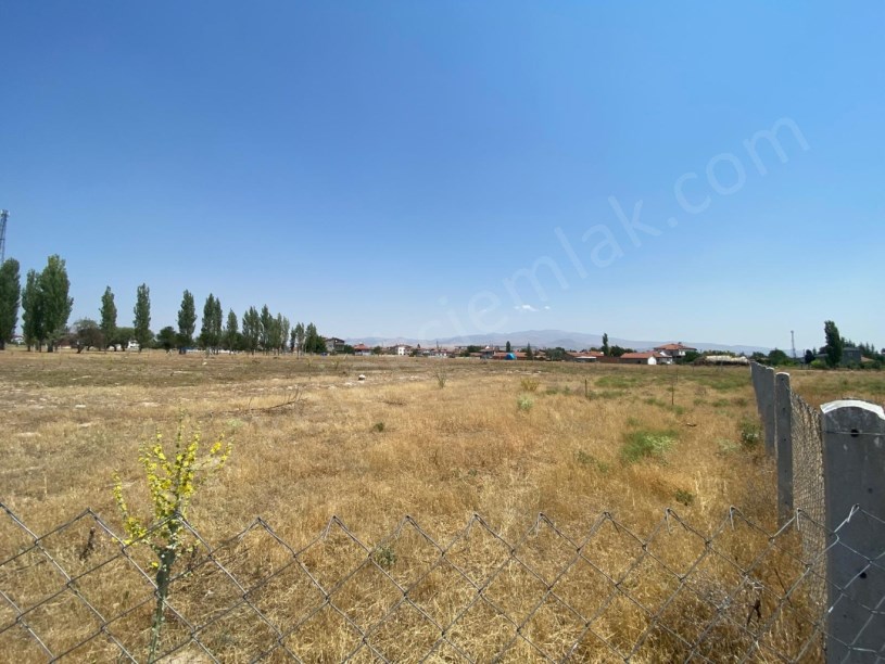 GÖLBAŞI MAHALLESİNDE YATIRIMLIK ARSALAR