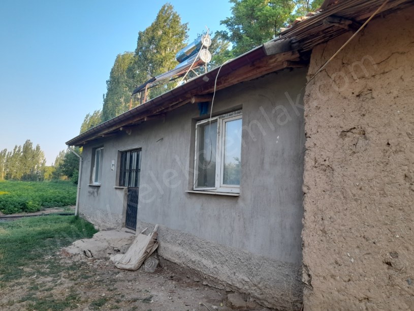 KIRKGÖZ MAHALLESİNDE BOLTAŞIN ARKASINDA TARLA