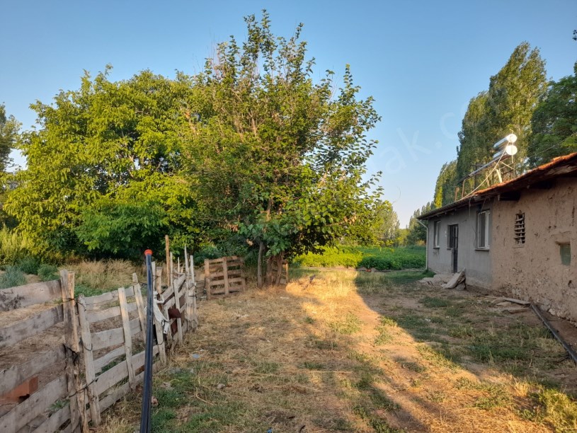 KIRKGÖZ MAHALLESİNDE BOLTAŞIN ARKASINDA TARLA