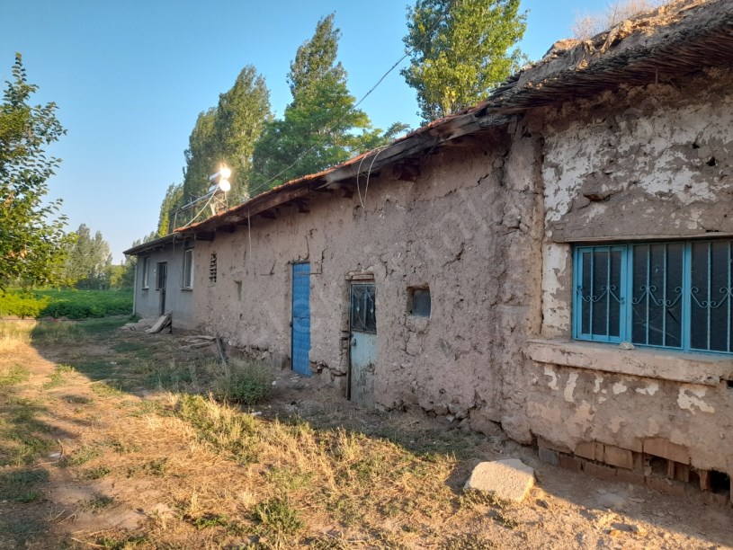 KIRKGÖZ MAHALLESİNDE BOLTAŞIN ARKASINDA TARLA