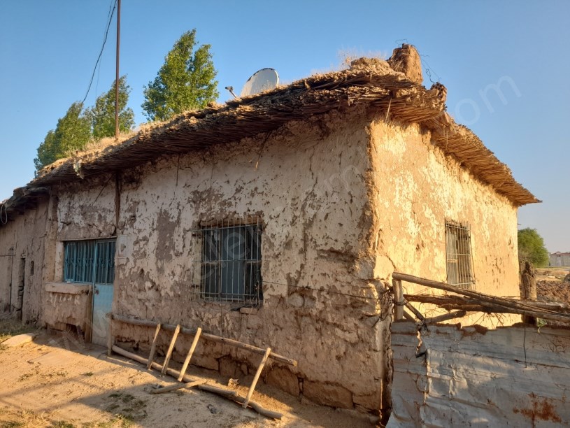 KIRKGÖZ MAHALLESİNDE BOLTAŞIN ARKASINDA TARLA