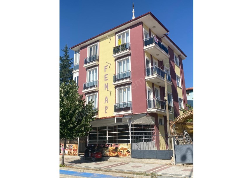 FEN LİSESİ KARŞISINDA SATILIK 3+1