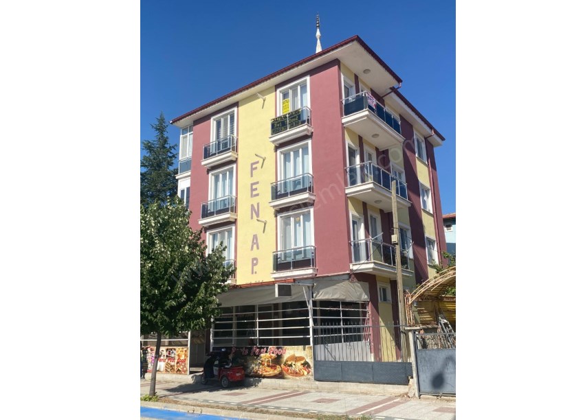 FEN LİSESİ KARŞISINDA SATILIK 3+1