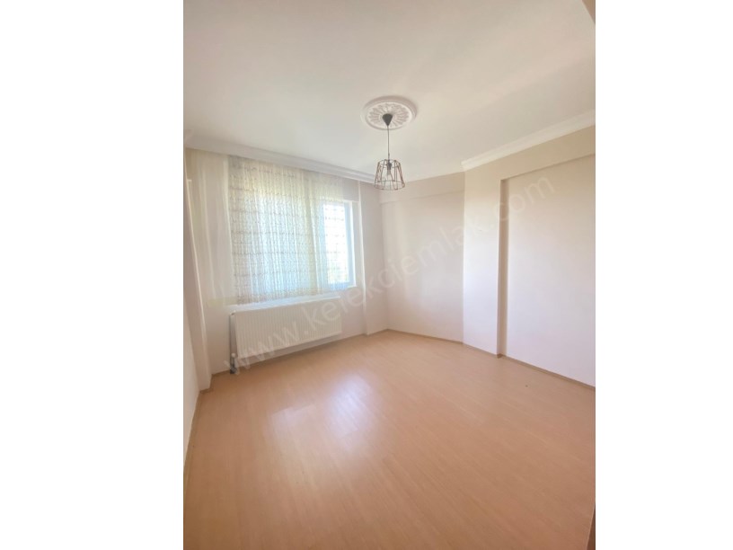FEN LİSESİ KARŞISINDA SATILIK 3+1