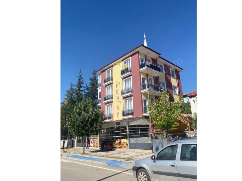 FEN LİSESİ KARŞISINDA SATILIK 3+1