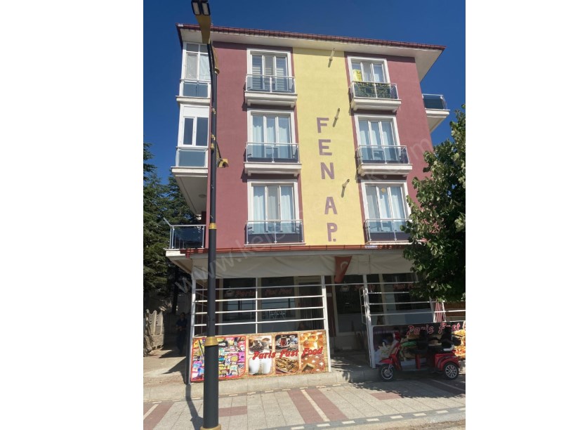 FEN LİSESİ KARŞISINDA SATILIK 3+1