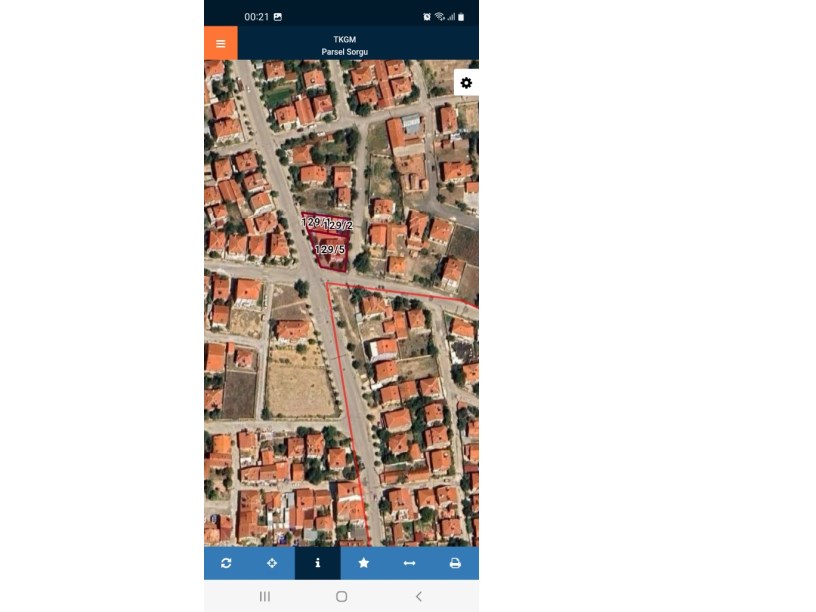 LEVENT CADDESİNDE 3 KATLI BİNA VE 2 ADET ARSASI