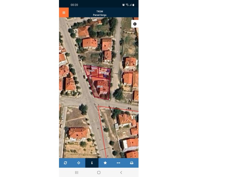 LEVENT CADDESİNDE 3 KATLI BİNA VE 2 ADET ARSASI