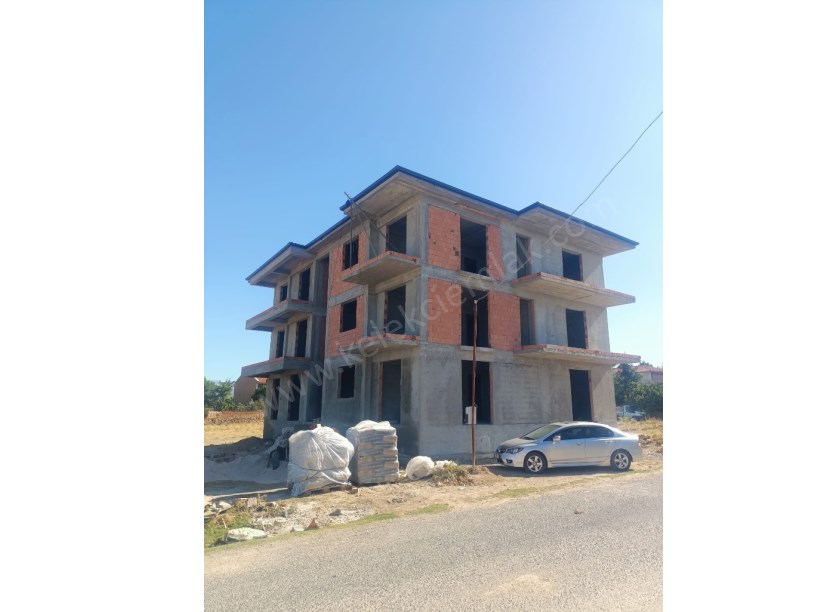 AKCAN PARKI KARŞISINDA TOPRAKTAN SATILIK 2+1 DAİRELER