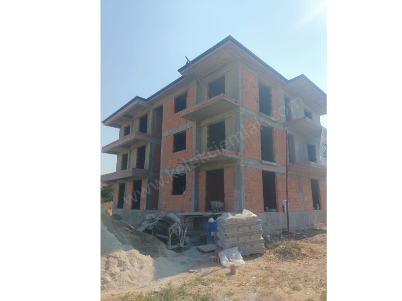 AKCAN PARKI KARŞISINDA TOPRAKTAN SATILIK 2+1 DAİRELER