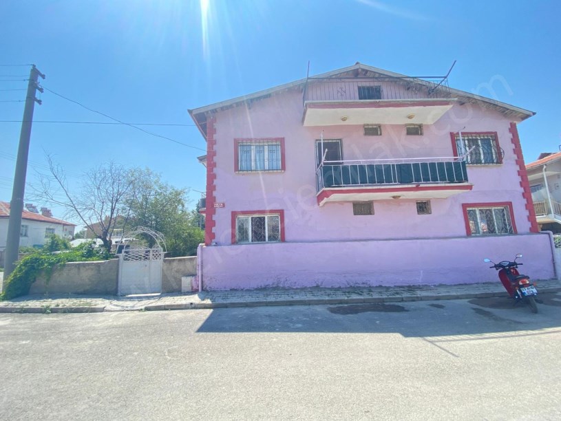 BAĞLARBAŞINDA 2 KATLI MÜSTAKİL BİNA