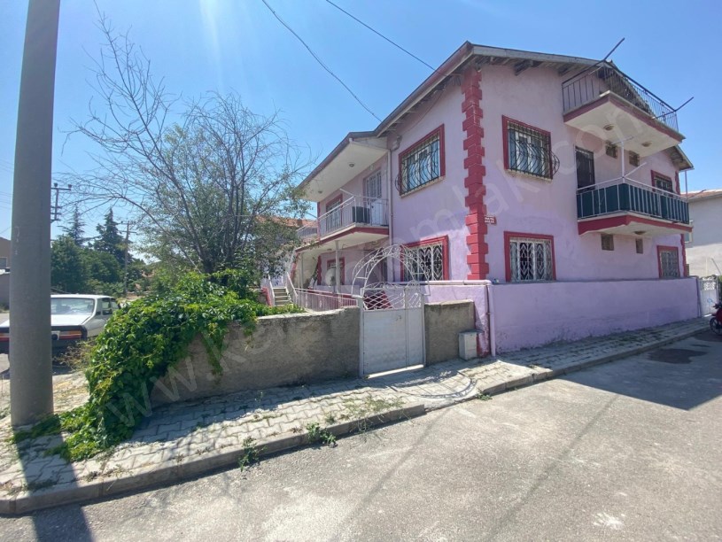 BAĞLARBAŞINDA 2 KATLI MÜSTAKİL BİNA