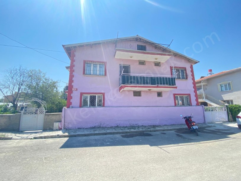 BAĞLARBAŞINDA 2 KATLI MÜSTAKİL BİNA
