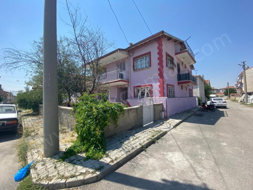 BAĞLARBAŞINDA 2 KATLI MÜSTAKİL BİNA