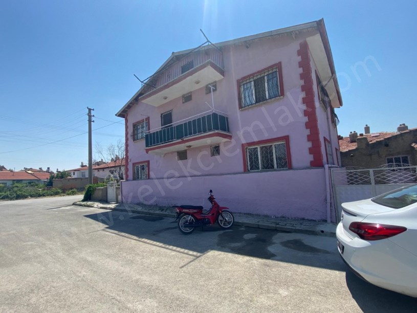 BAĞLARBAŞINDA 2 KATLI MÜSTAKİL BİNA